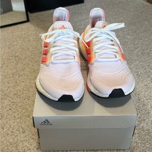 Adidas Ultraboost 22